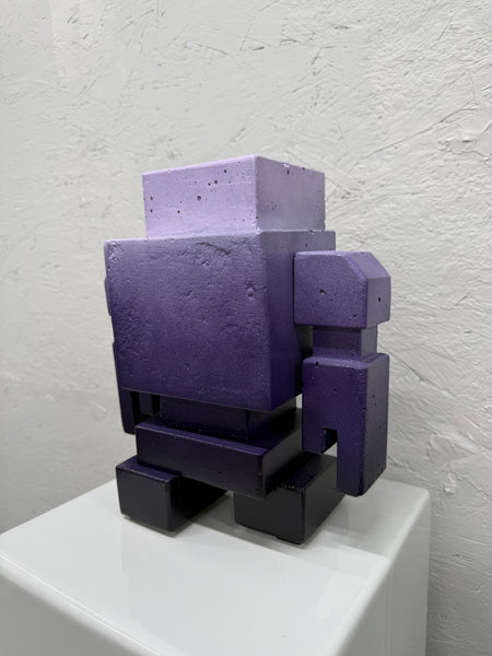 BBLK1-22 - 1ft Concrete Lovebot Sculpture